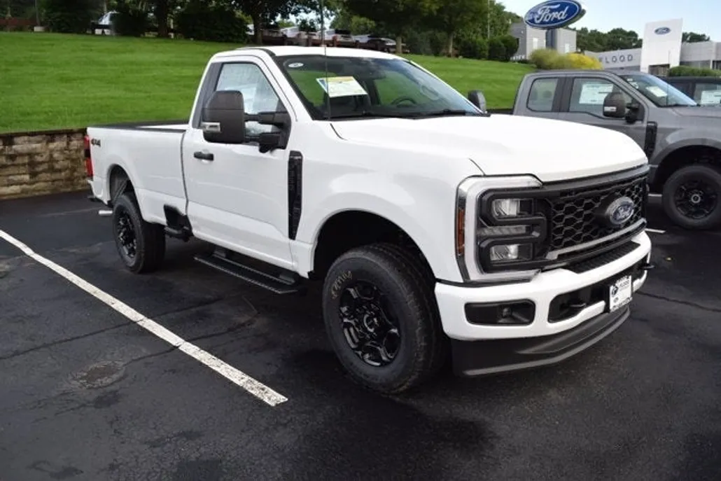 2025 Ford F-350 XL photo 1