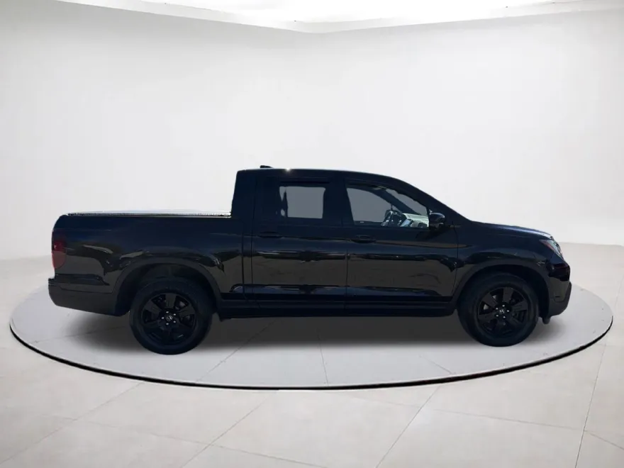 2017 Honda Ridgeline Black Edition photo 1