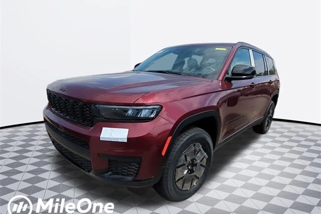 2025 Jeep Grand Cherokee Laredo Sport photo 1