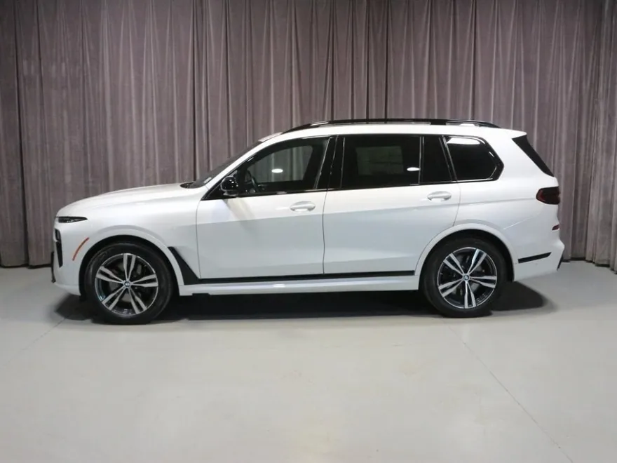 2025 Bmw X7 M60i photo 1