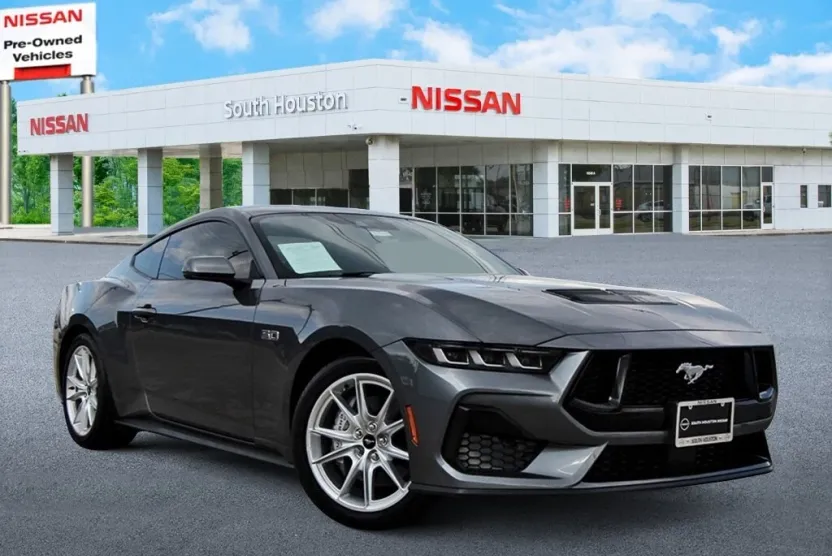 2025 Ford Mustang GT Premium photo 1
