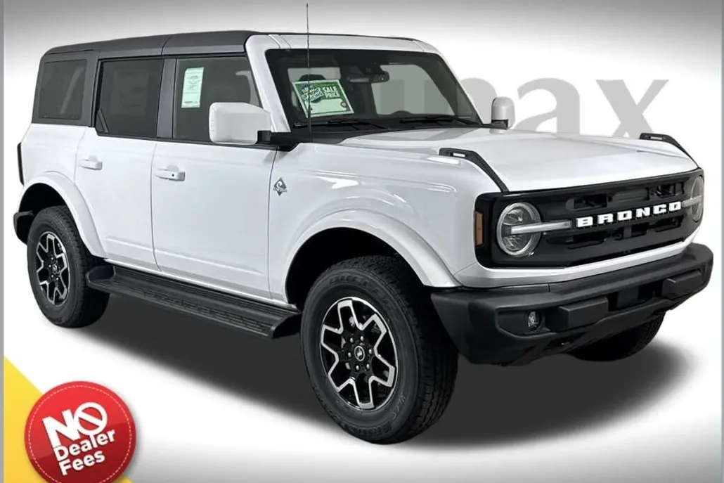 2025 Ford Bronco Outer Banks photo 1