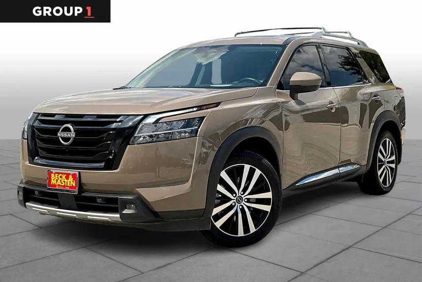 2023 Nissan Pathfinder Platinum photo 1