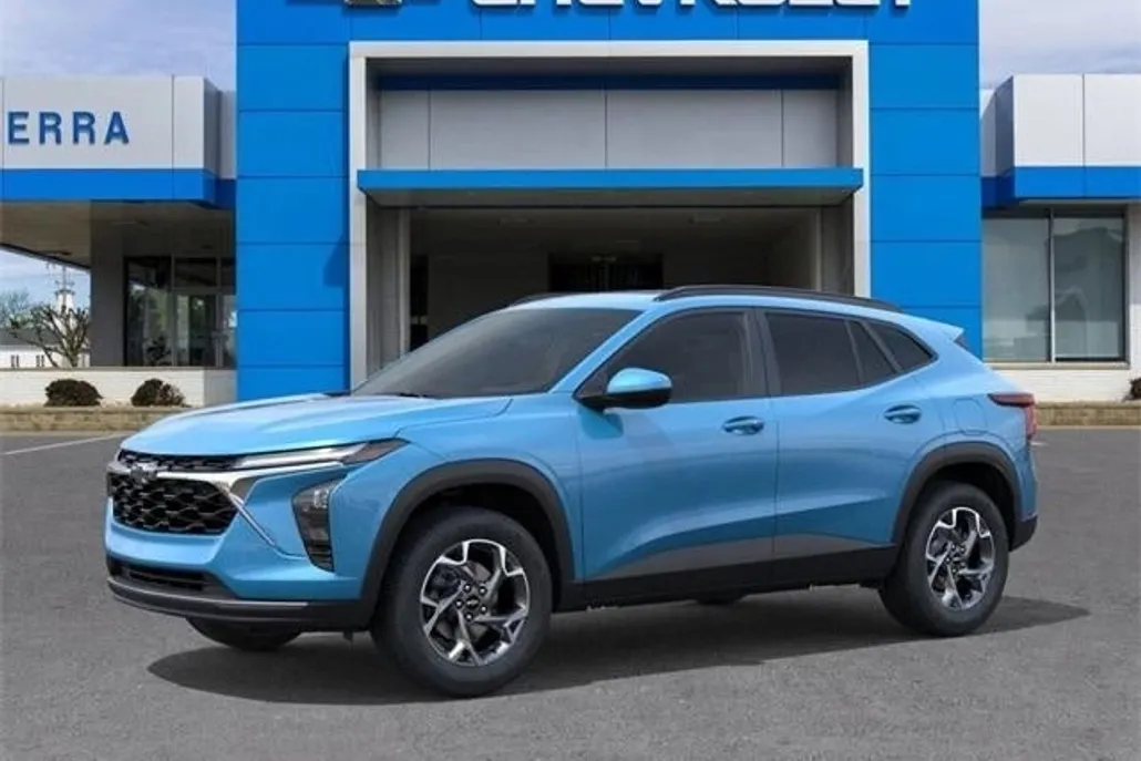 2025 Chevrolet Trax LT photo 1