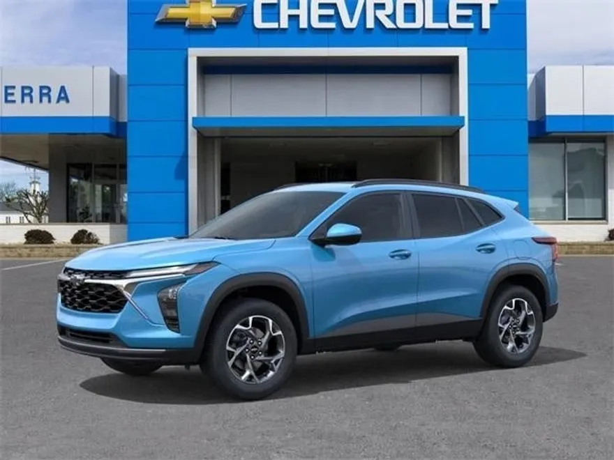 2025 Chevrolet Trax LT photo 1