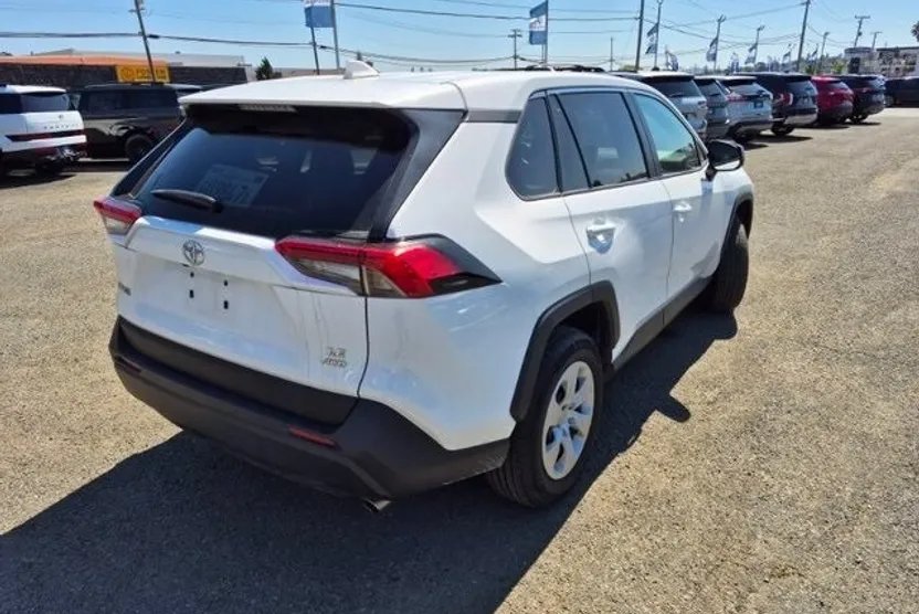 2024 Toyota RAV4 LE photo 1