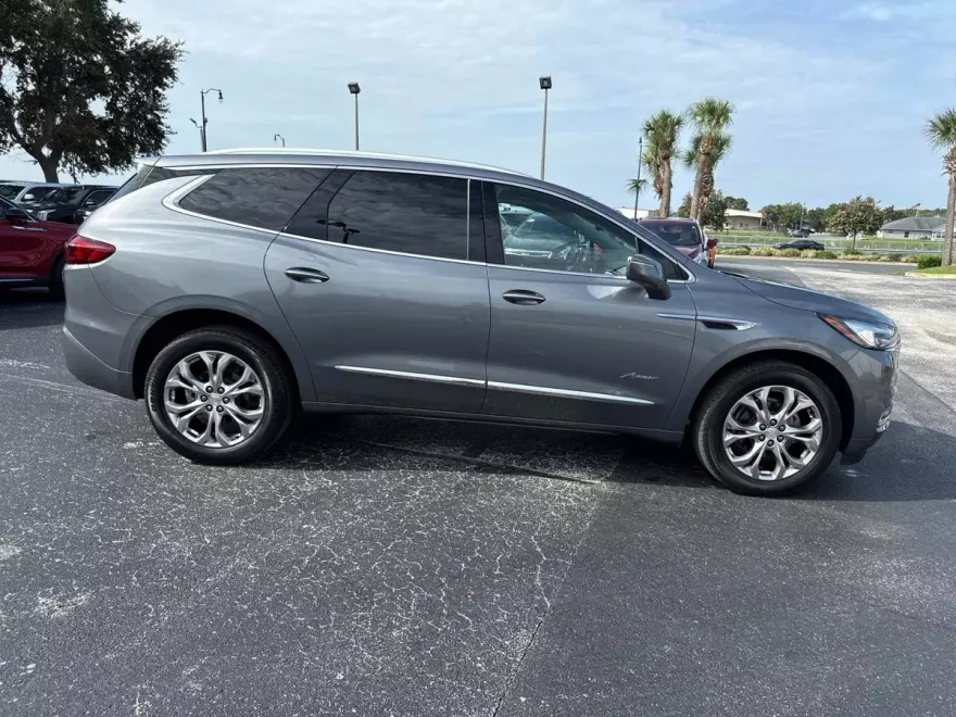 2020 Buick Enclave Avenir photo 1