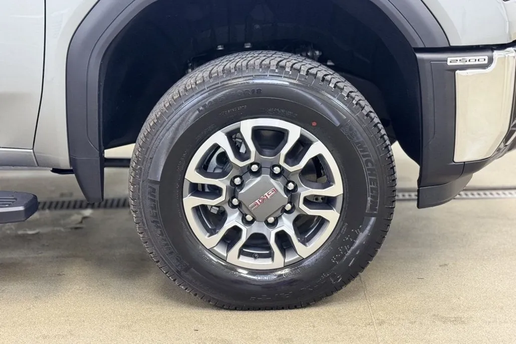 2025 Gmc Sierra 2500 HD SLE photo 1