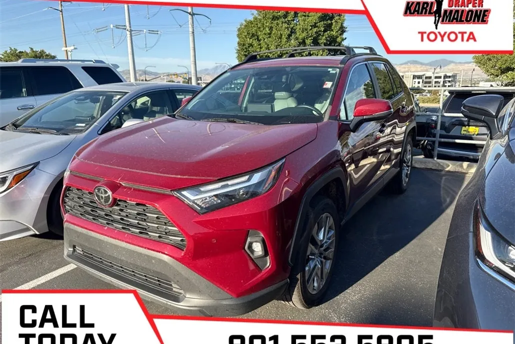 2022 Toyota RAV4 XLE Premium photo 1