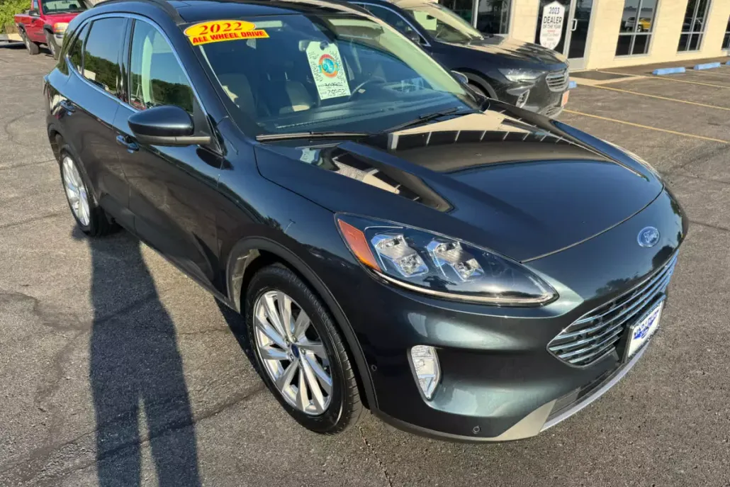2022 Ford Escape Titanium photo 1