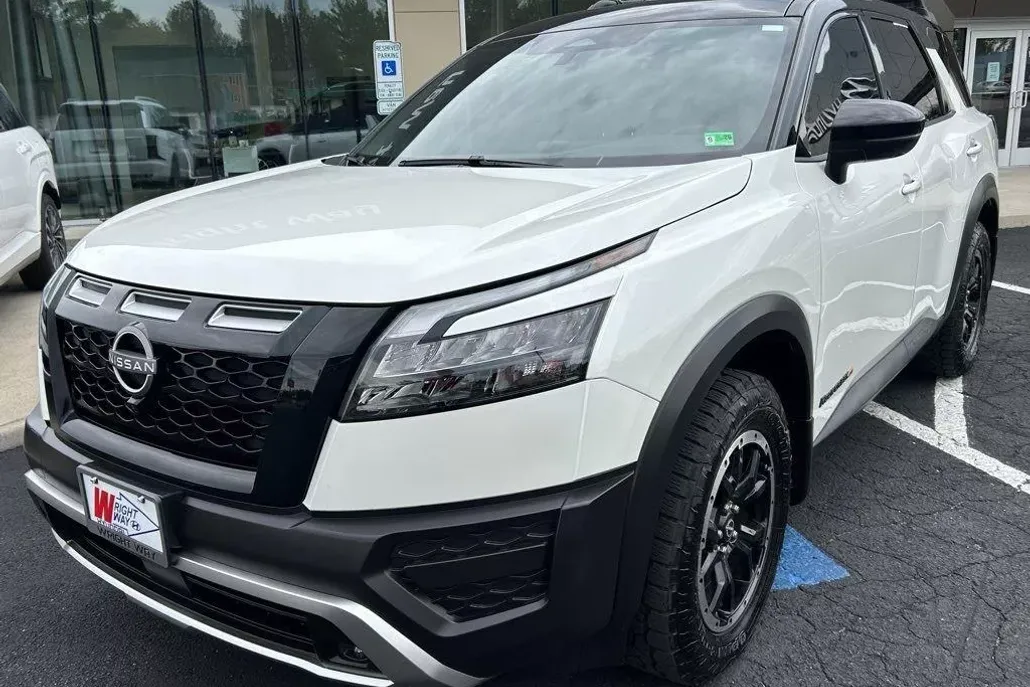 2024 Nissan Pathfinder Rock Creek photo 1