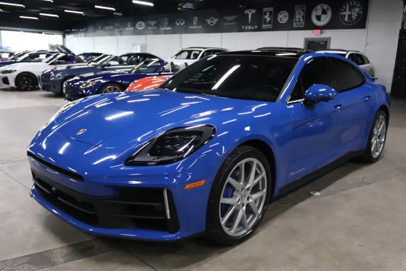 2024 Porsche Panamera 4 photo 1