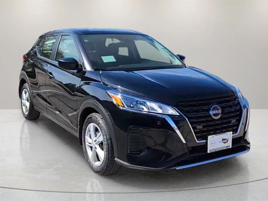 2025 Nissan Kicks Play S photo 1