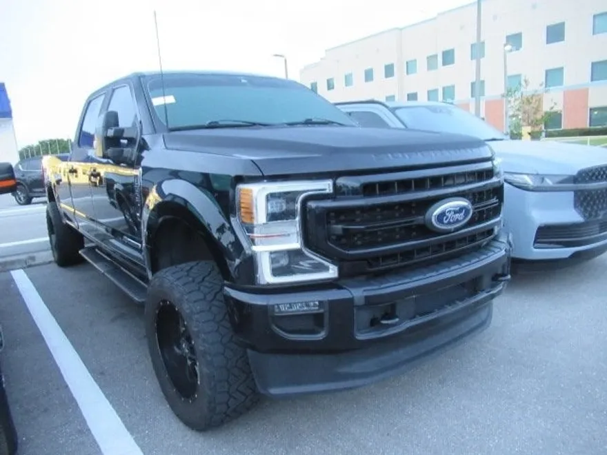 2022 Ford F-350 Lariat photo 1