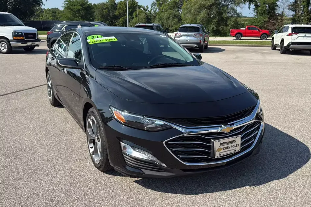 2023 Chevrolet Malibu 1LT photo 1