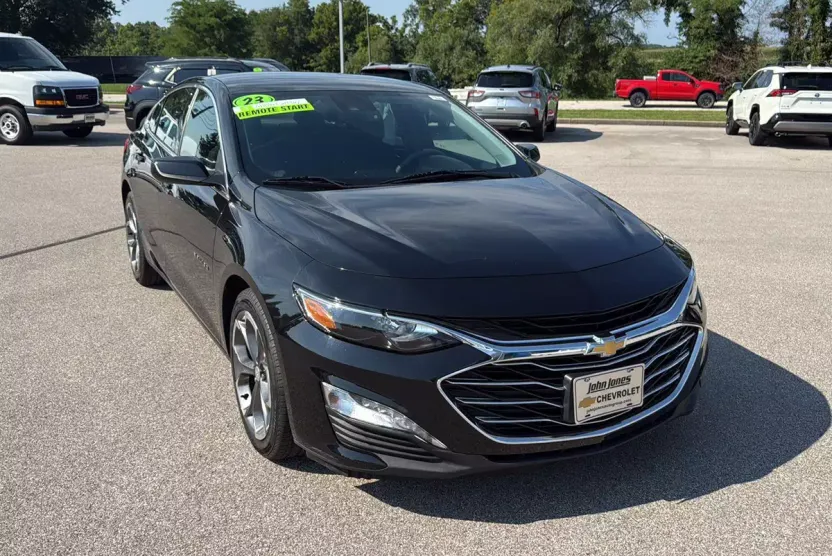 2023 Chevrolet Malibu 1LT photo 1