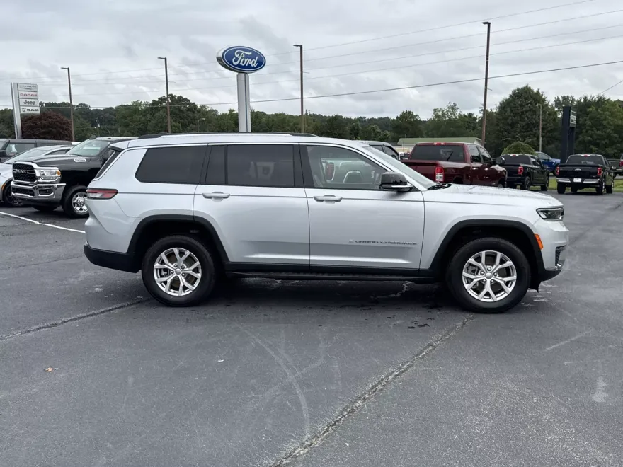 2022 Jeep Grand Cherokee Limited photo 1