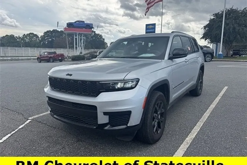 2024 Jeep Grand Cherokee Altitude photo 1