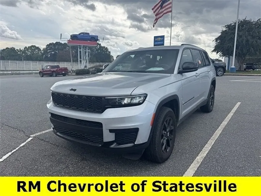 2024 Jeep Grand Cherokee Altitude photo 1