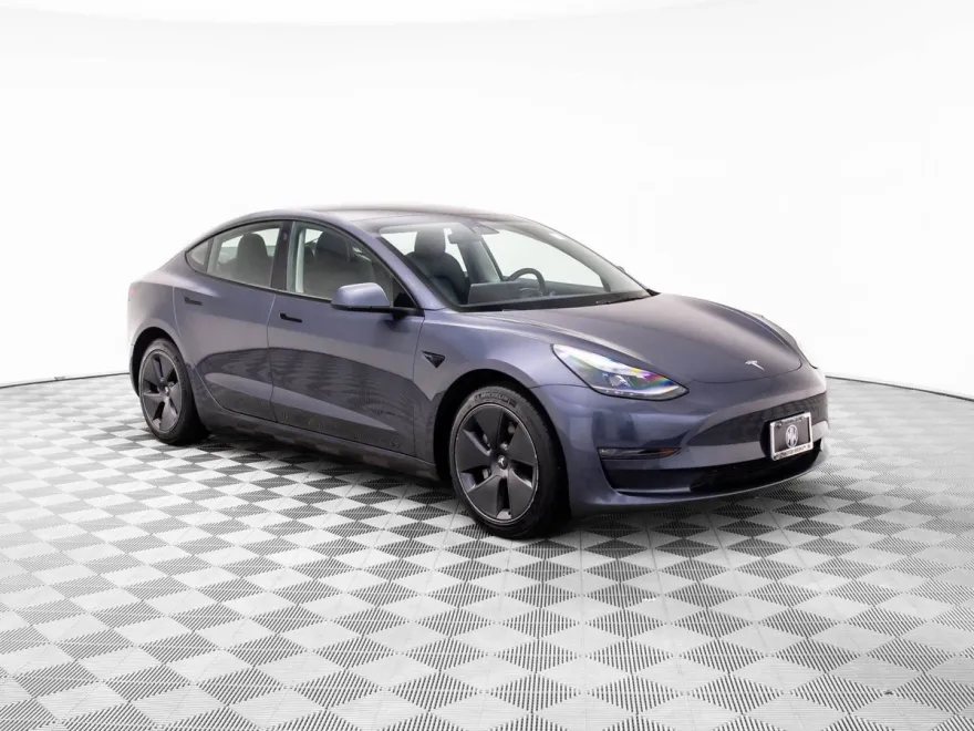 2022 Tesla Model 3 Long Range photo 1