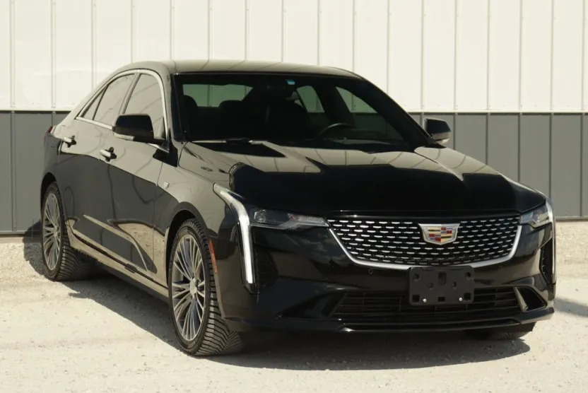 2022 Cadillac CT4 Premium Luxury photo 1
