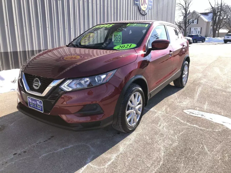 2021 Nissan Rogue Sport S photo 1