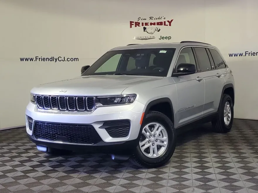 2025 Jeep Grand Cherokee Laredo photo 1