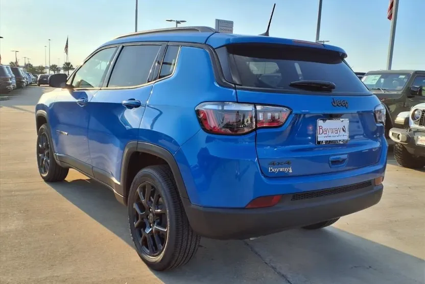2026 Jeep Compass Latitude Altitude photo 1