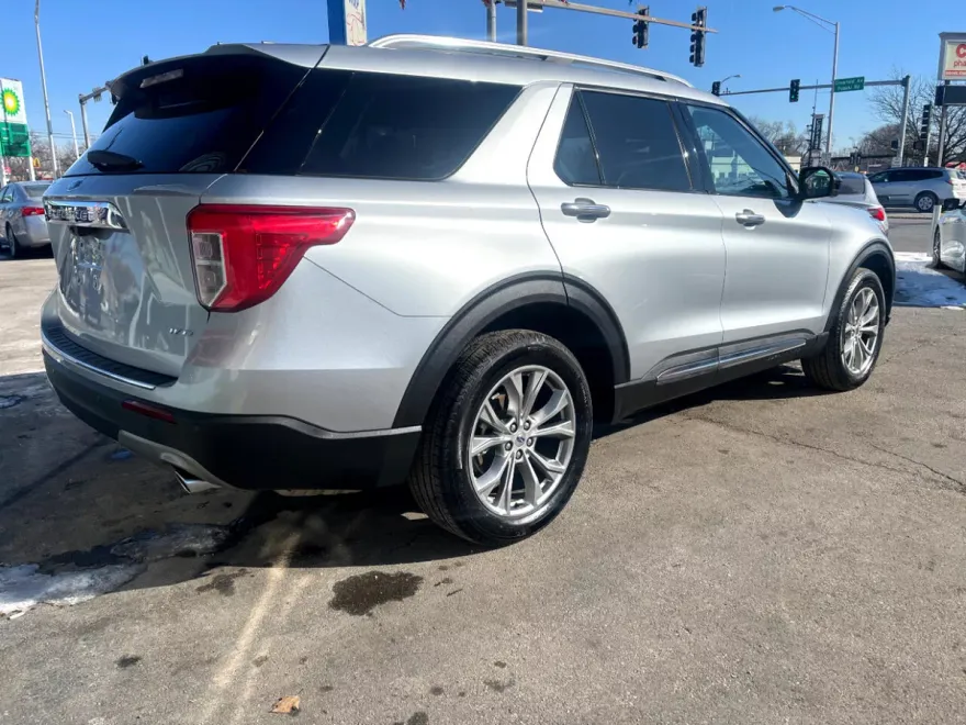 2023 Ford Explorer Limited photo 1