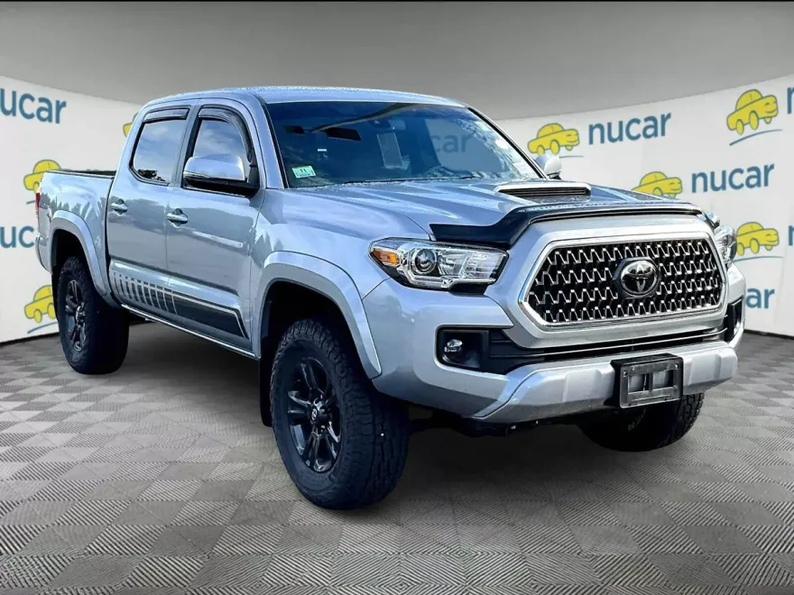 2019 Toyota Tacoma TRD Sport photo 1