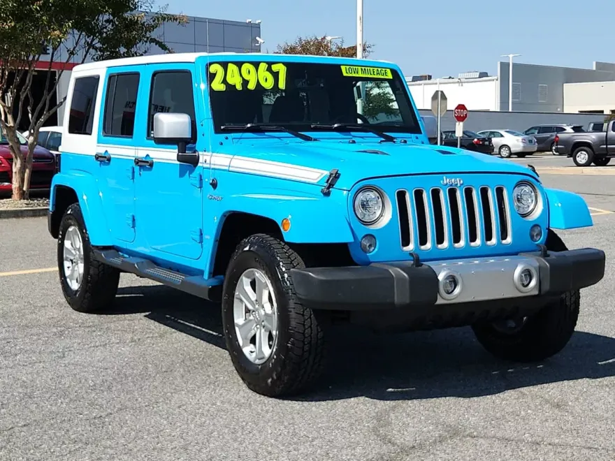 2017 Jeep Wrangler Unlimited Chief Sport photo 1