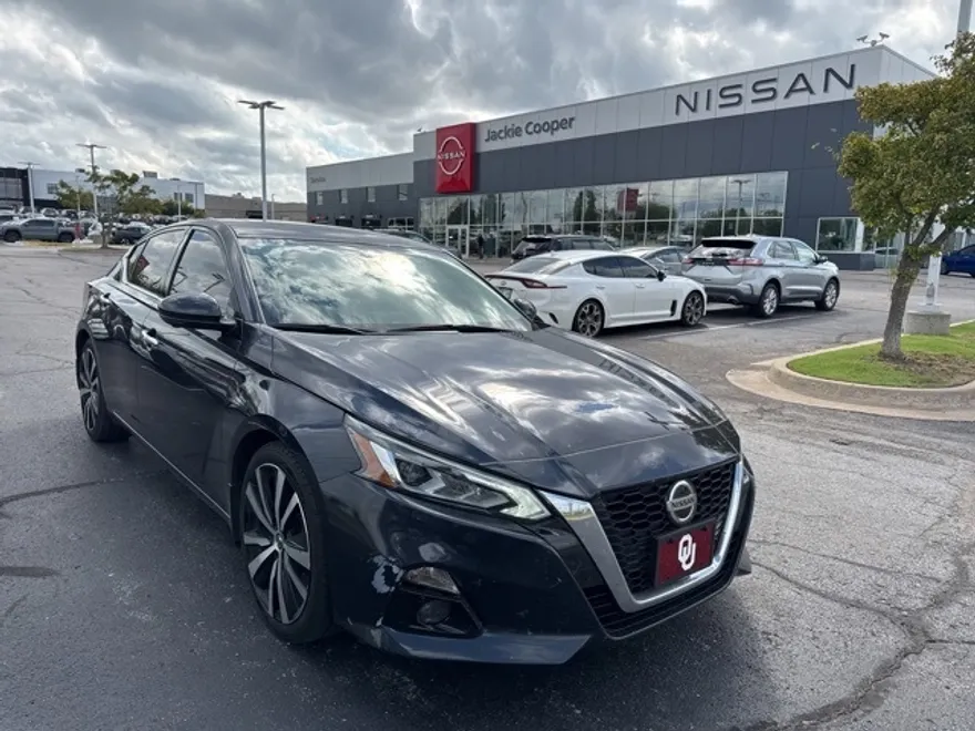 2020 Nissan Altima 2.5 Platinum photo 1