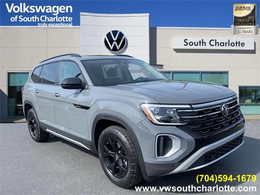 2025 Volkswagen Atlas Peak Edition SE photo 1