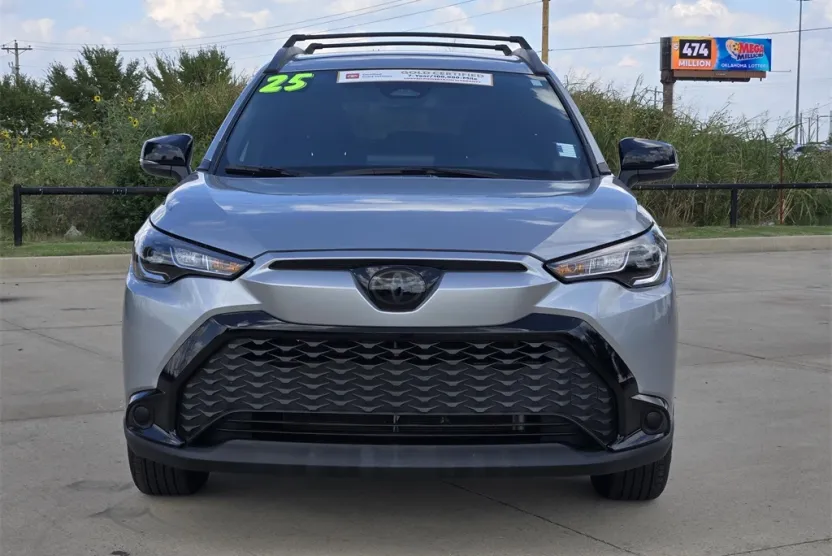 2025 Toyota Corolla Hybrid SE photo 1
