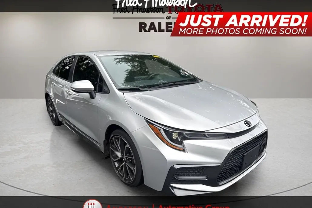 2022 Toyota Corolla SE photo 1