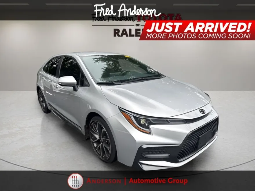 2022 Toyota Corolla SE photo 1