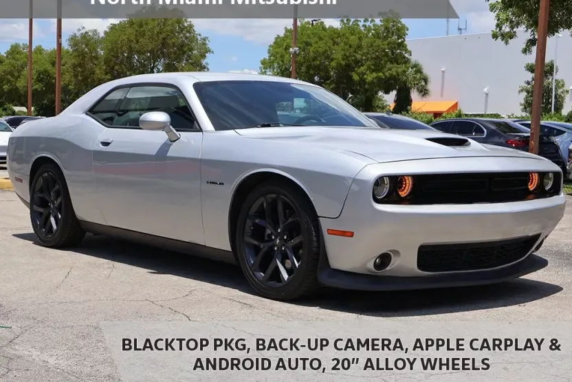 2022 Dodge Challenger R/T photo 1