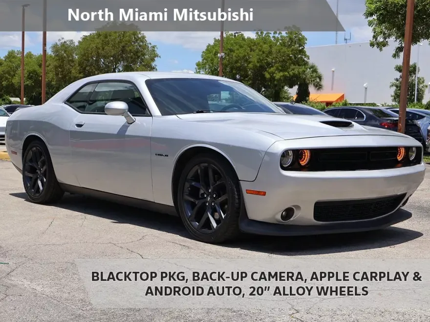 2022 Dodge Challenger R/T photo 1
