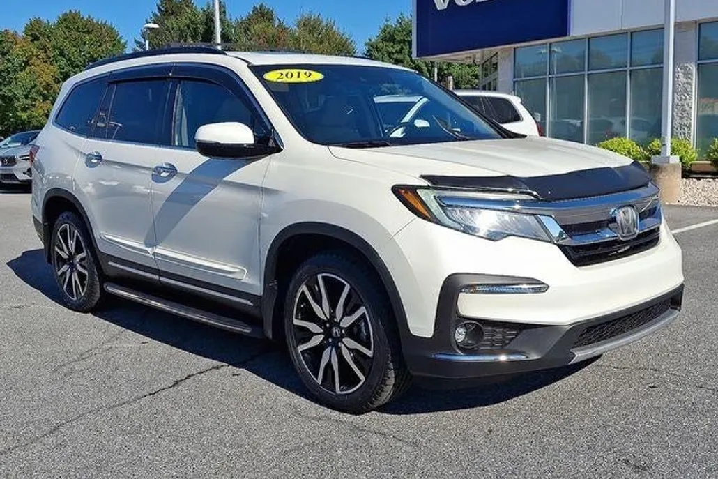 2019 Honda Pilot Touring photo 1