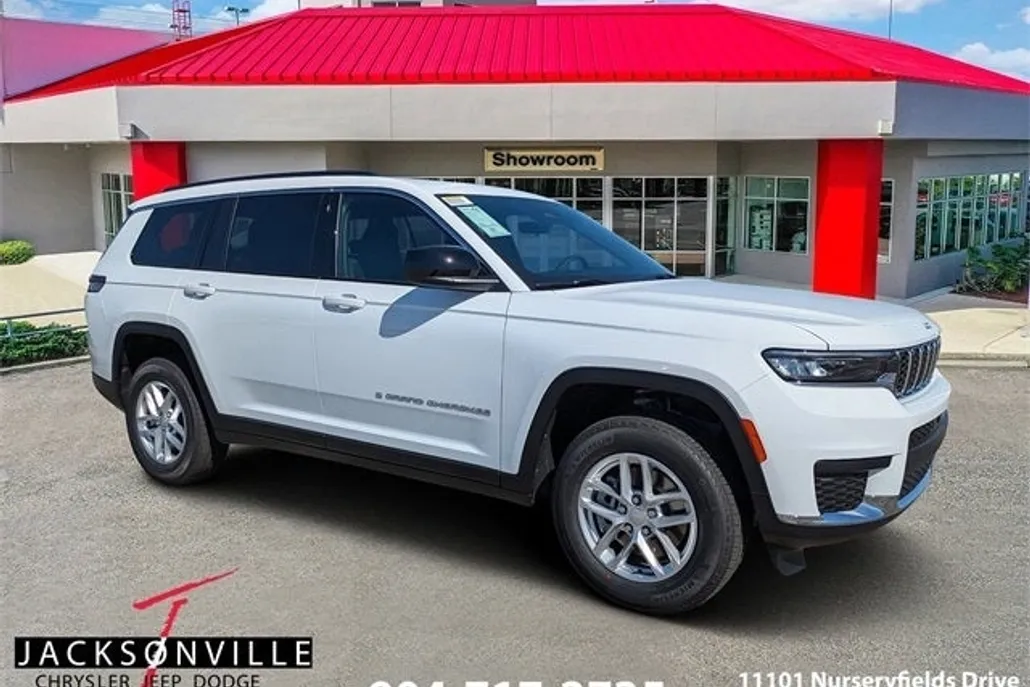 2025 Jeep Grand Cherokee Laredo photo 1