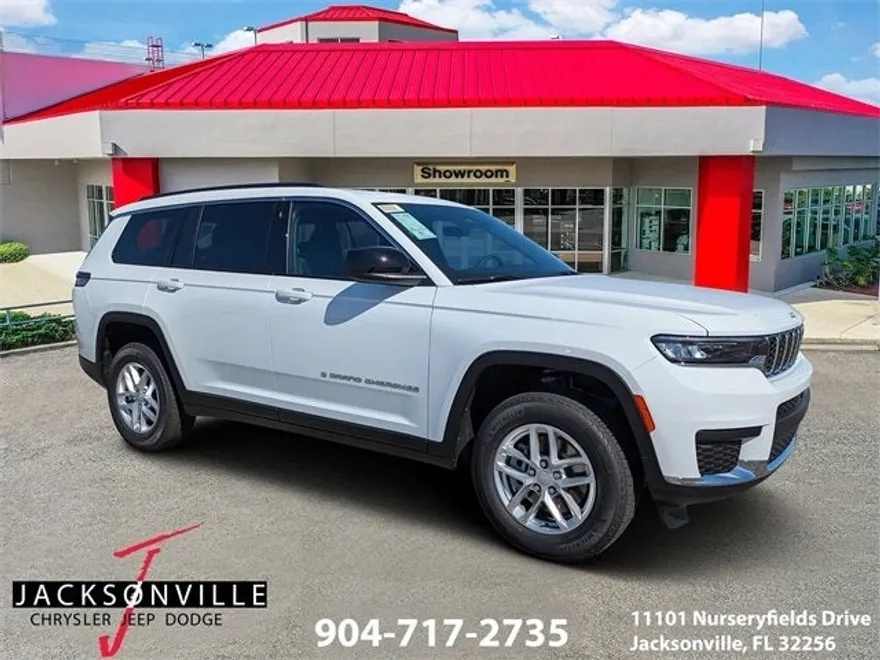 2025 Jeep Grand Cherokee Laredo photo 1