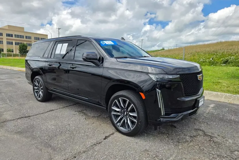 2022 Cadillac Escalade ESV Sport Platinum photo 1