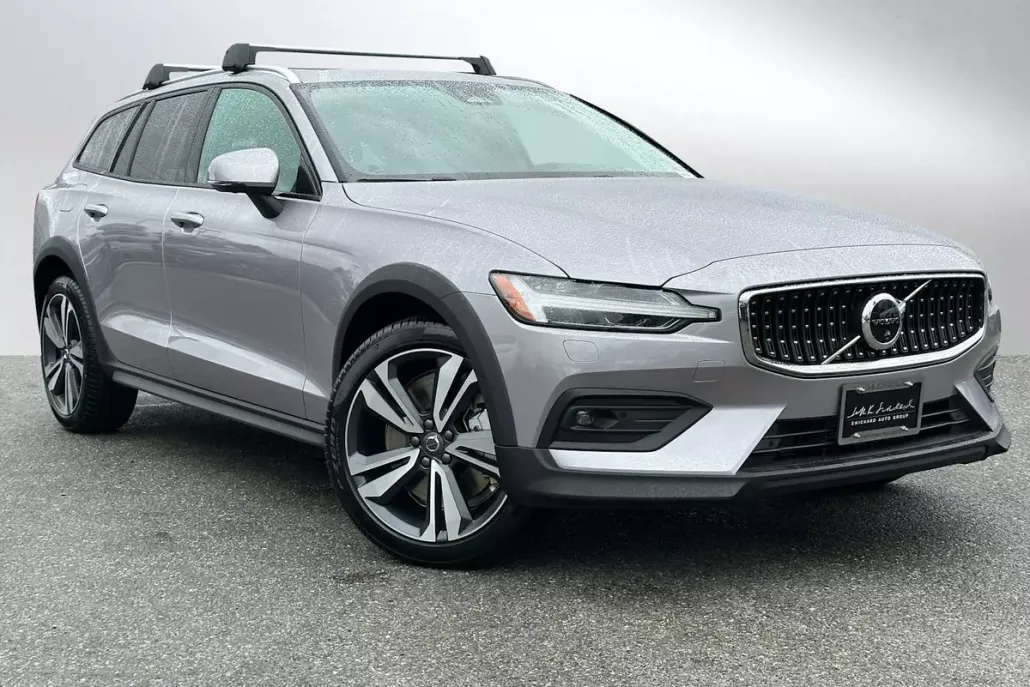 2026 Volvo V60 Cross Country B5 Plus photo 1