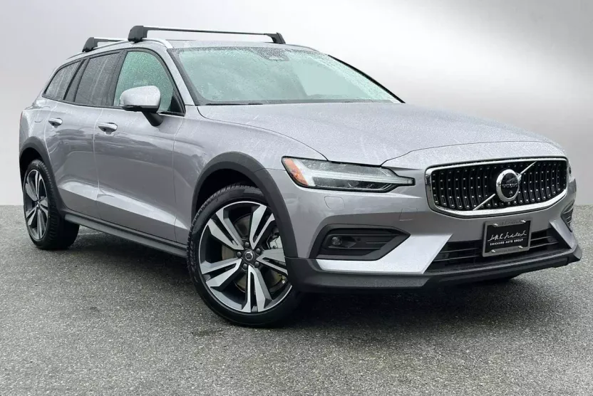 2026 Volvo V60 Cross Country B5 Plus photo 1