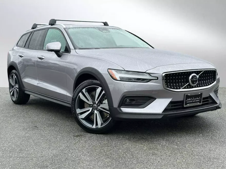 2026 Volvo V60 Cross Country B5 Plus photo 1