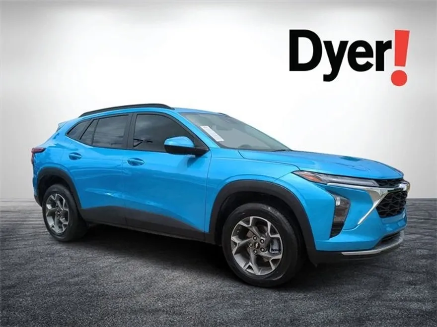 2025 Chevrolet Trax LT photo 1