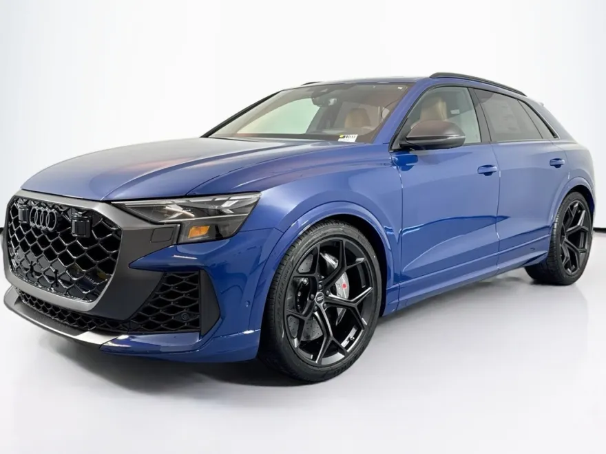 2025 Audi RS Q8 photo 1