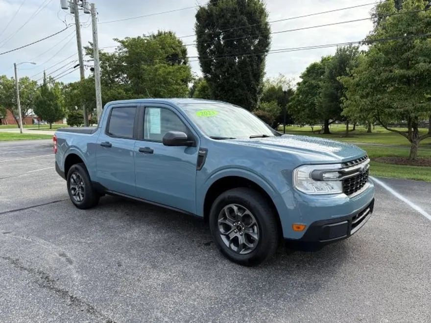 2023 Ford Maverick XLT Lariat photo 1
