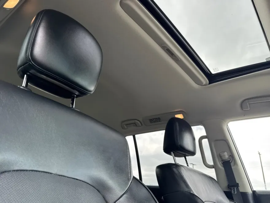 2023 Nissan Armada SL photo 21