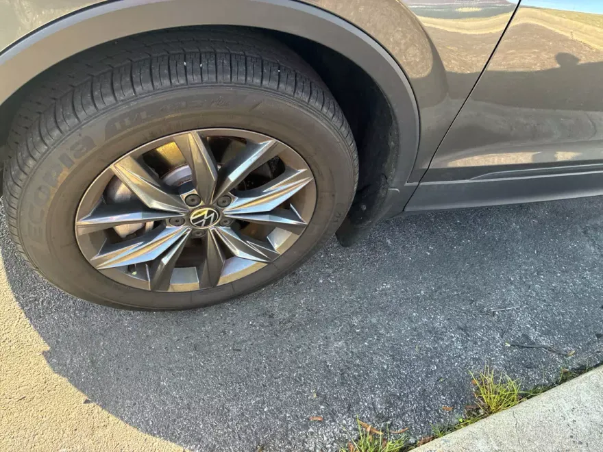 2022 Volkswagen Tiguan SE photo 1